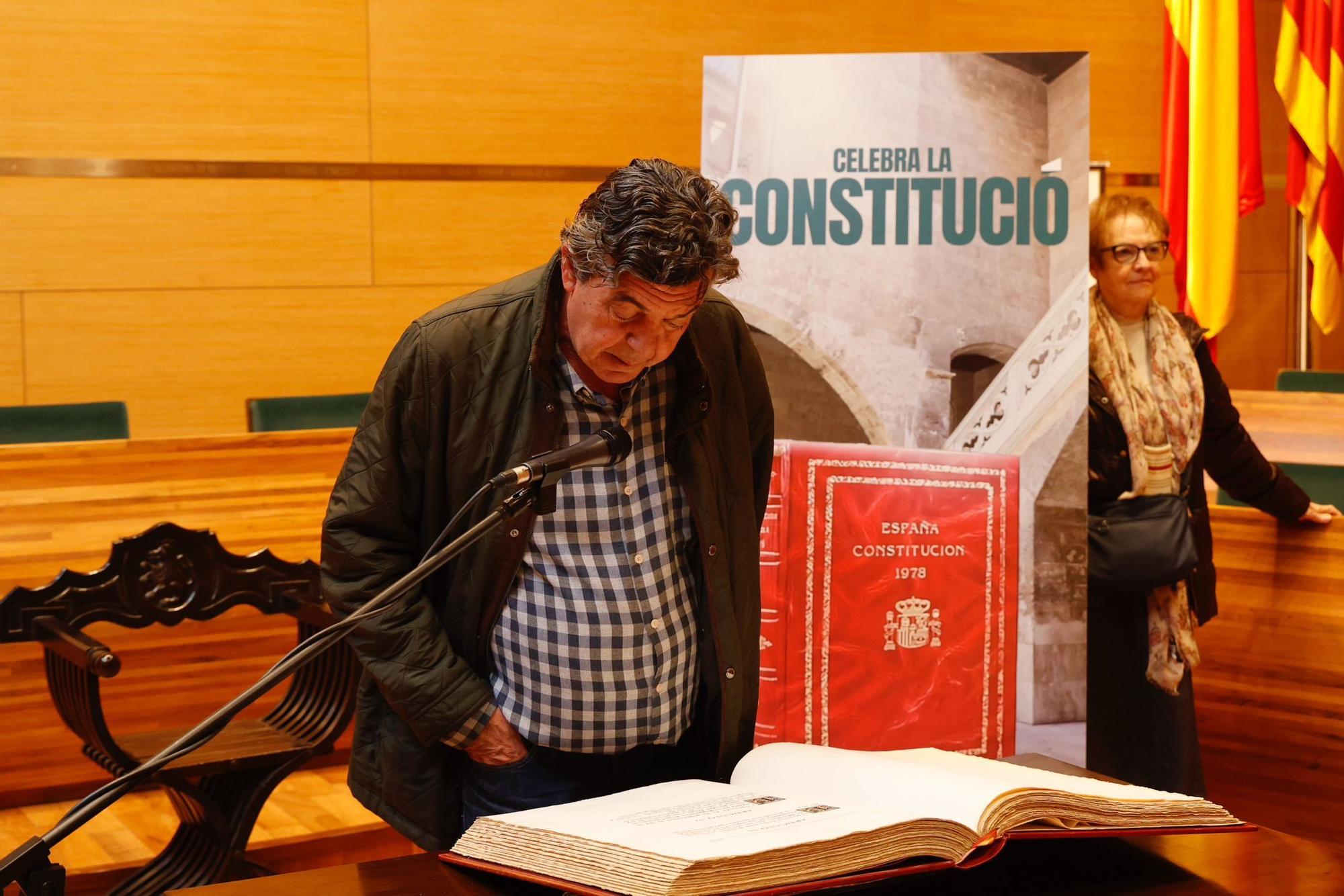 Los valencianos acuden al aniversario de la Constitución en la Diputación de València