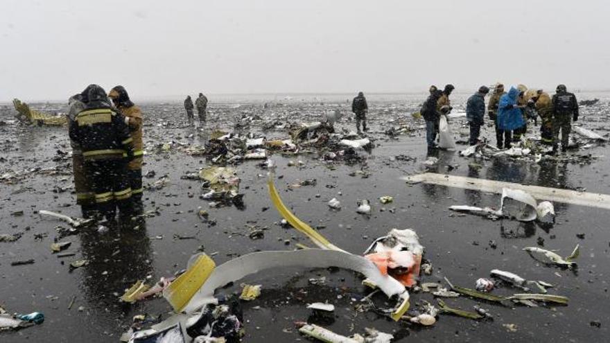 Impactantes imágenes del avión siniestrado en Rusia