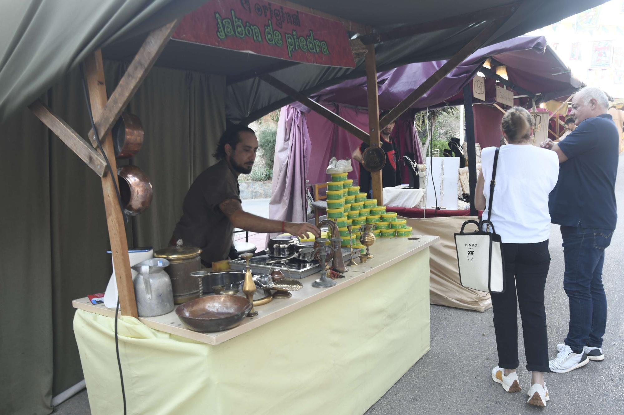 El mercadillo medieval de Guadalupe, en imágenes