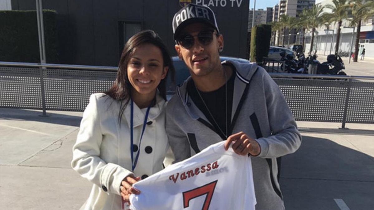 Neymar, junto a Vanessa Pereira