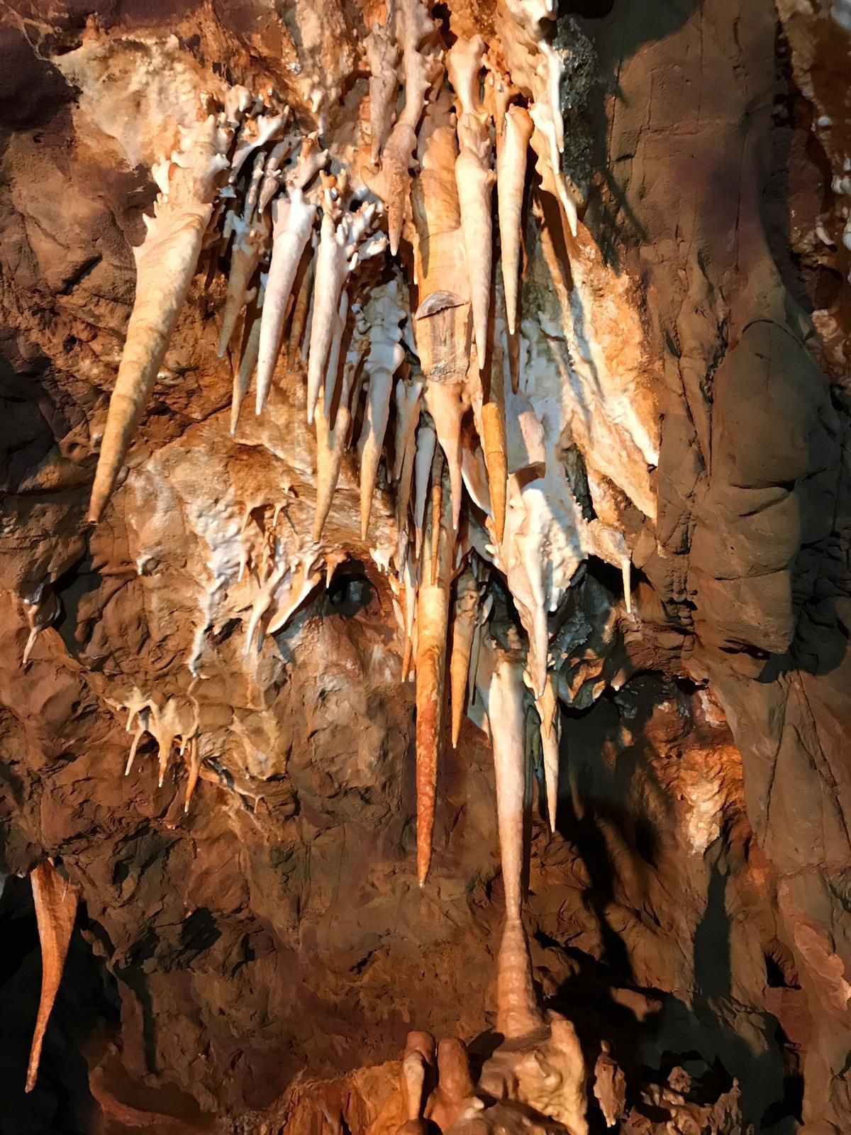 Interior de las cuevas descubiertas en la ronda este de Cáceres