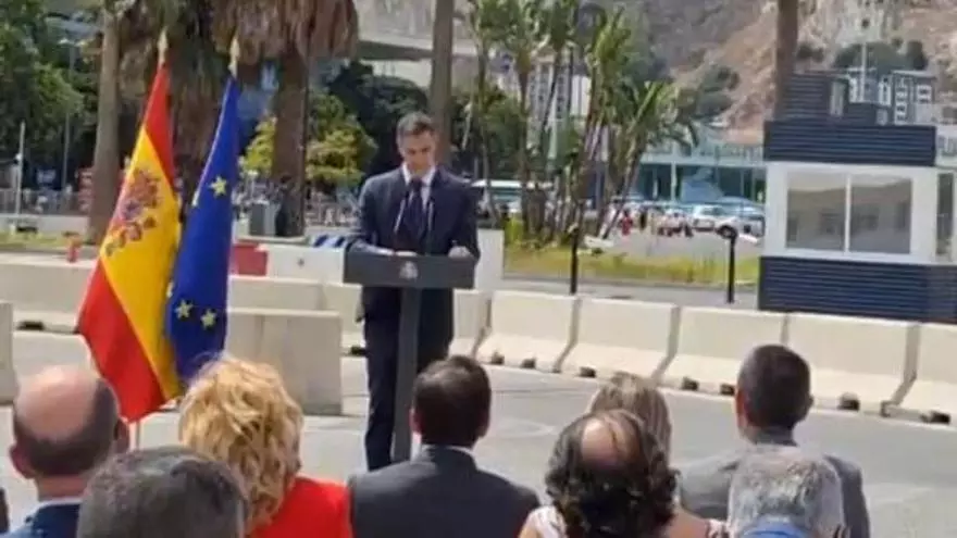 VÍDEO | Pedro Sánchez manda un mensaje a las víctimas del incendio de Los Gallardos desde La Línea: "La batalla contra el fuego depende de todos"