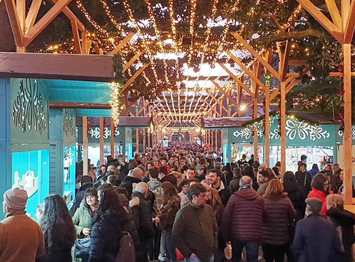 Foto de archivo del &quot;Cíes Market&quot; de la Alameda instalado en Navidad