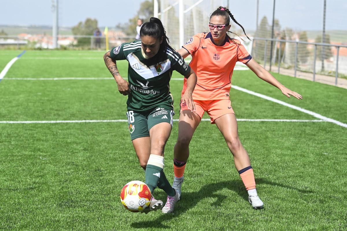 Las imágenes del Cacereño Femenino - Barça B