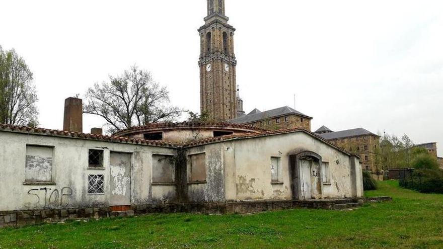 La Casa de la Maqueta de la Laboral, en la "lista roja" del patrimonio por su deterioro