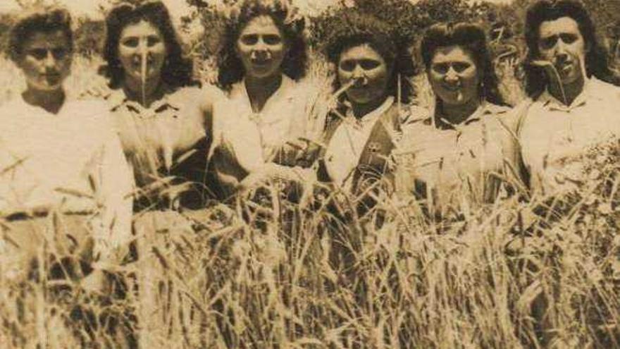 Mujeres de Salcedo, trabajadoras de la Tabacalera.