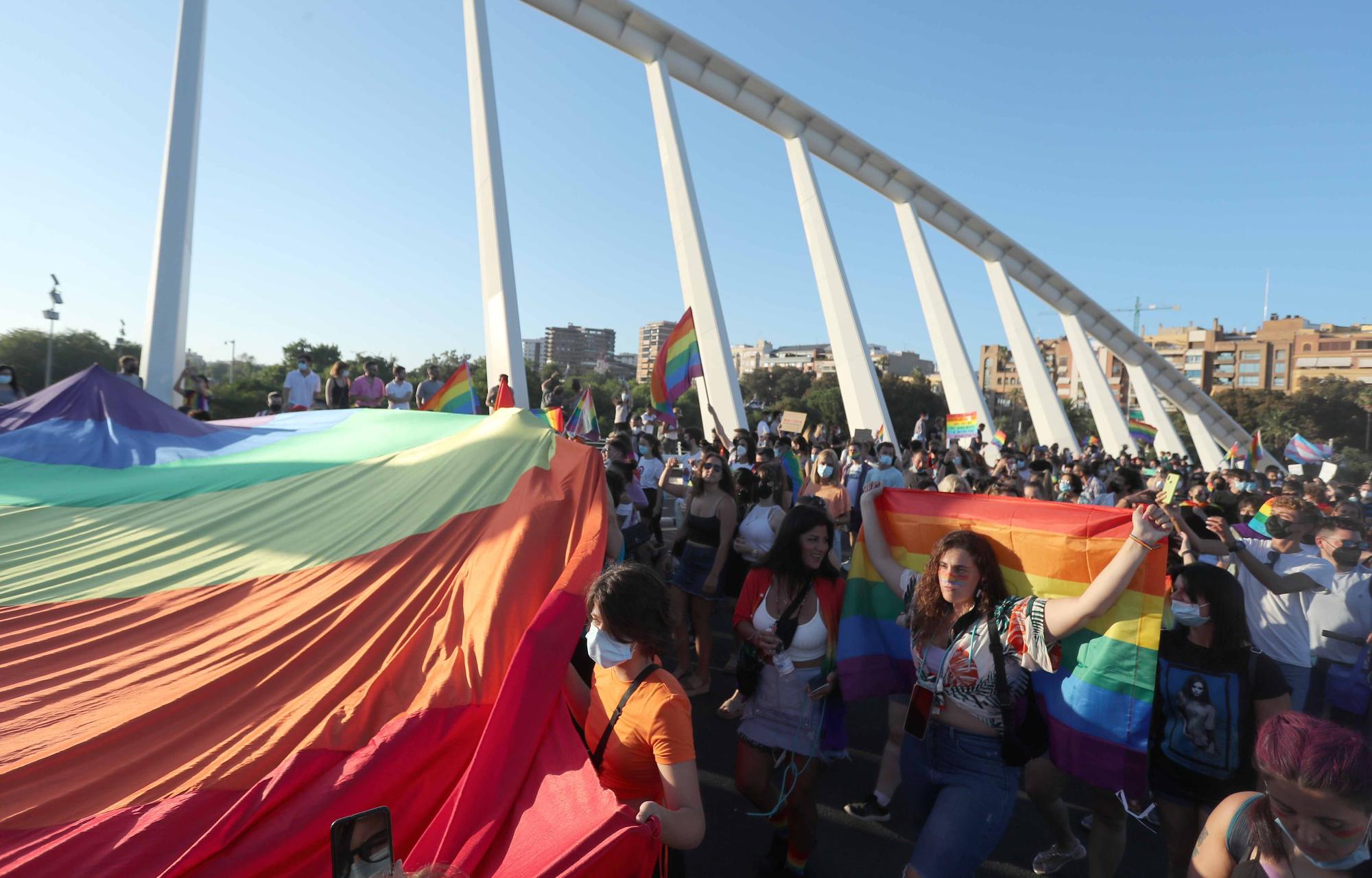 El dia del Orgullo LGTBI+ en València, fue una fiesta