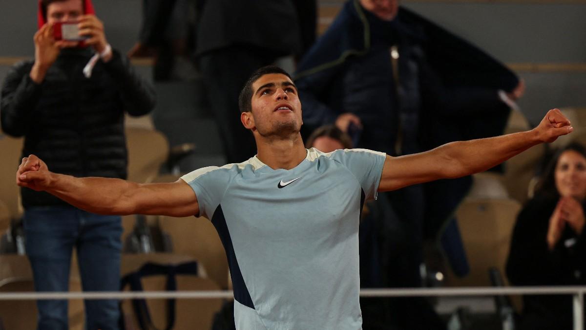 Alcaraz celebra su victoria ante Khachanov