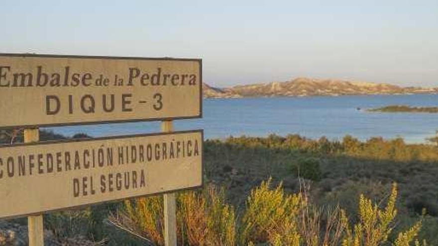 Imagen del pantano de La Pedrera que recibe agua de la desalinizadora de Torrevieja.