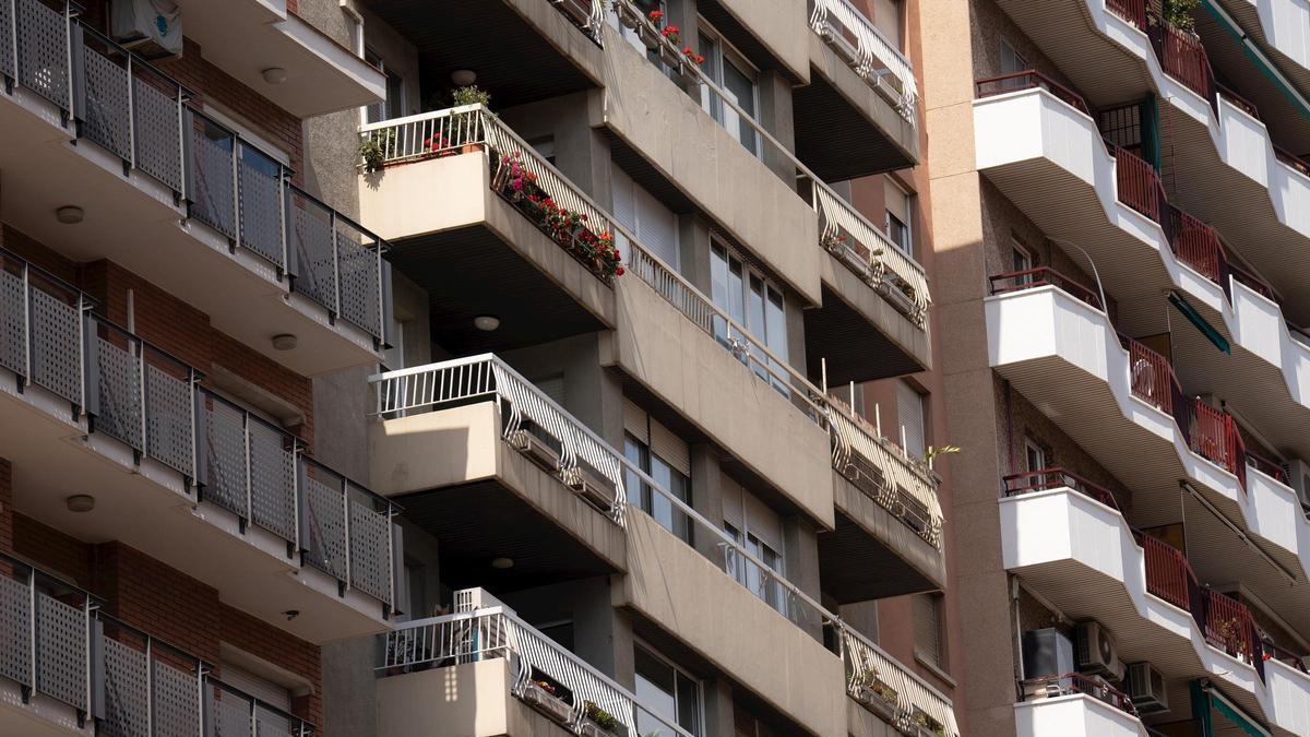 Archivo - Bloque de viviendas.