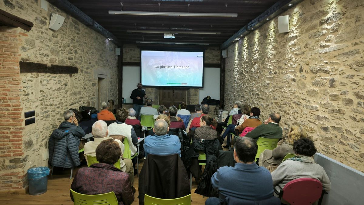 Una clase del aula senior, iniciativa que ha logrado dinamizar el turismo monumental