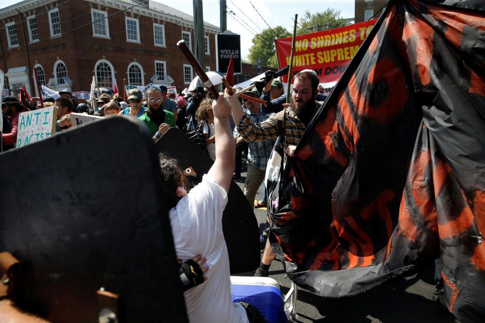 Disturbios en Virginia entre supremacistas y antifascistas