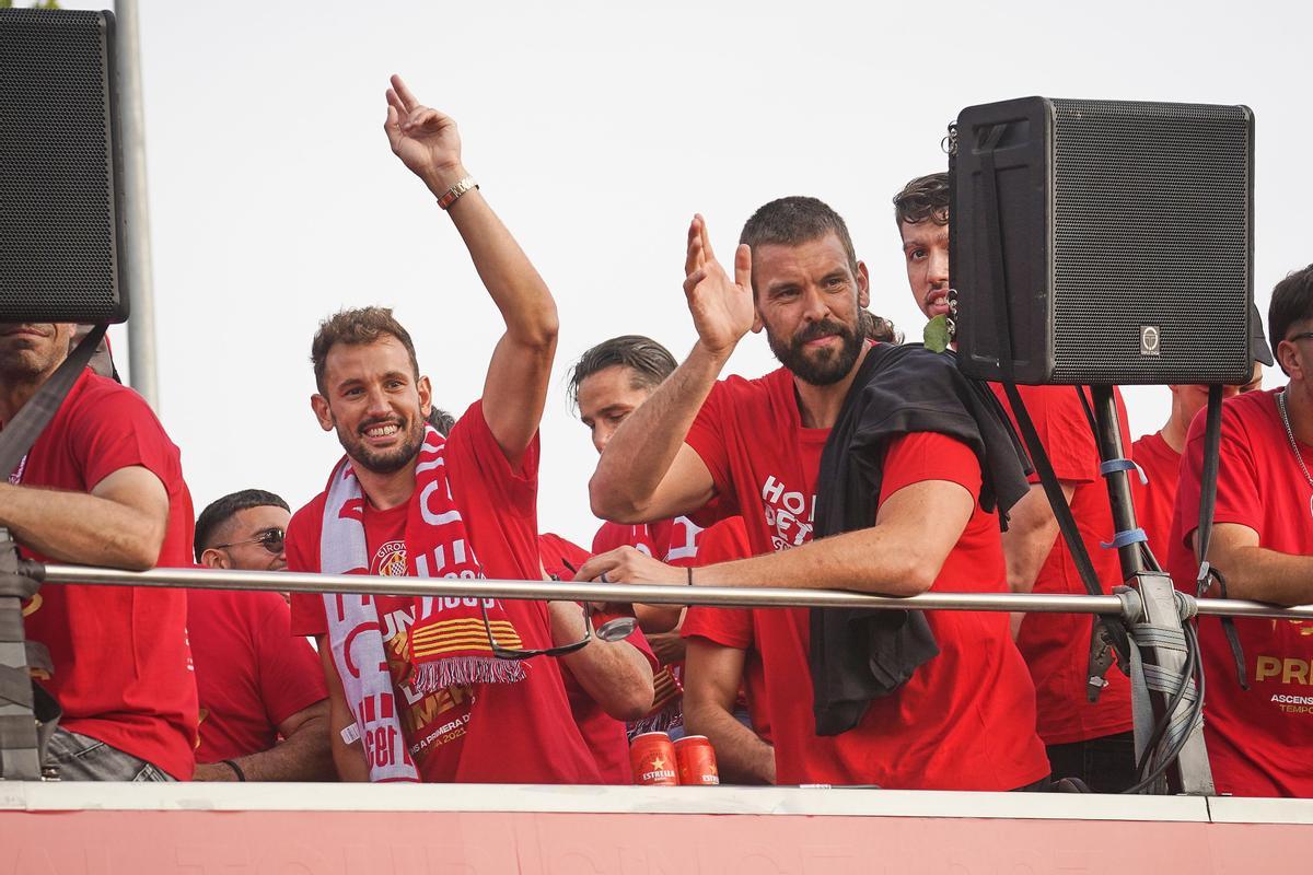 Girona celebra en la calle el doble ascenso