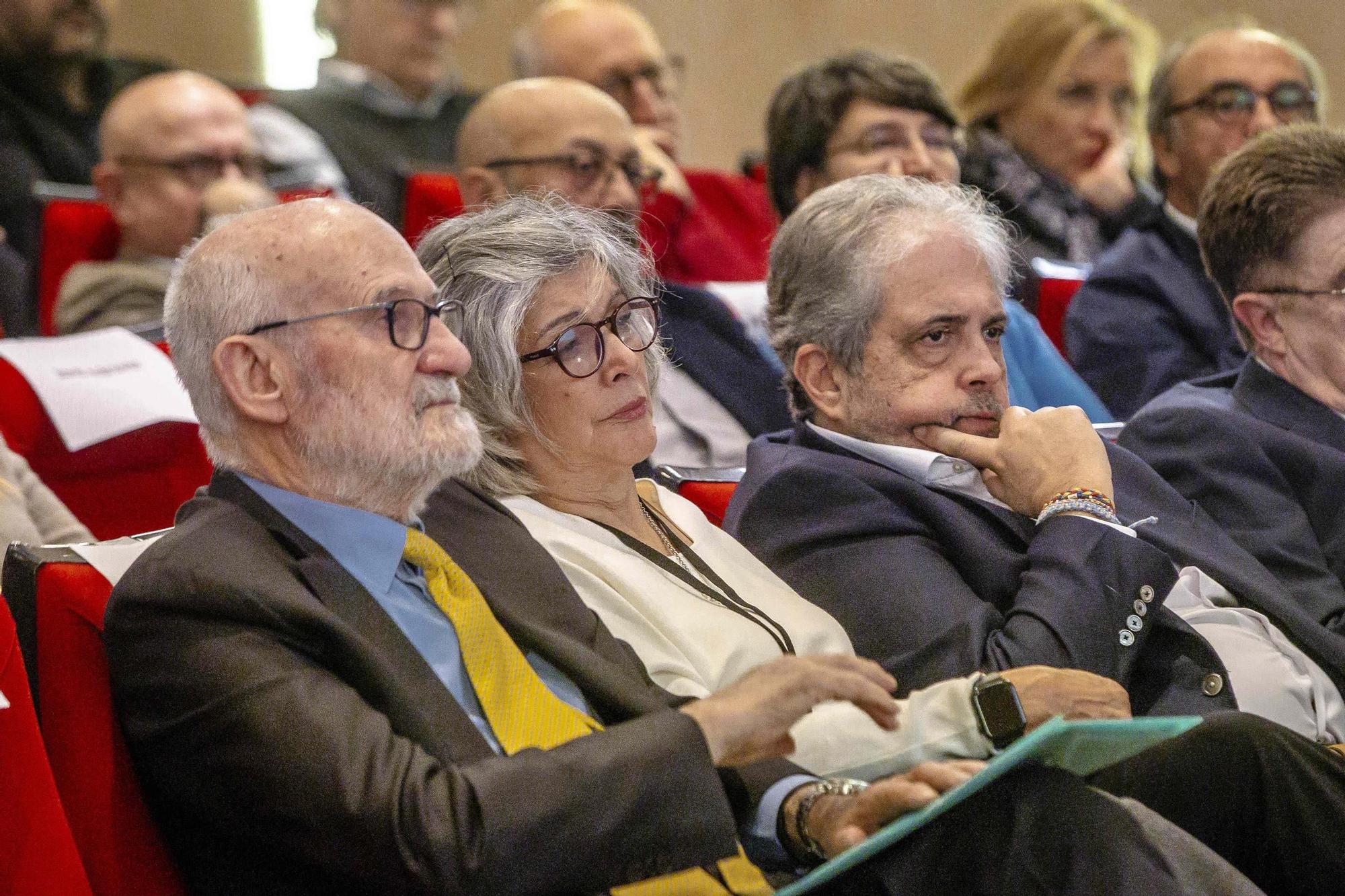 ¿Hacia dónde va España en 2025?: debate con Iñaki Gabilondo, Jorge Dezcallar y Juan José López Burniol en el Club Diario de Mallorca