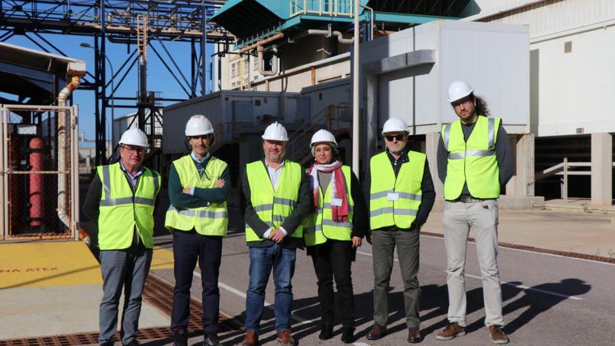 El equipo de Gobierno en la planta térmica