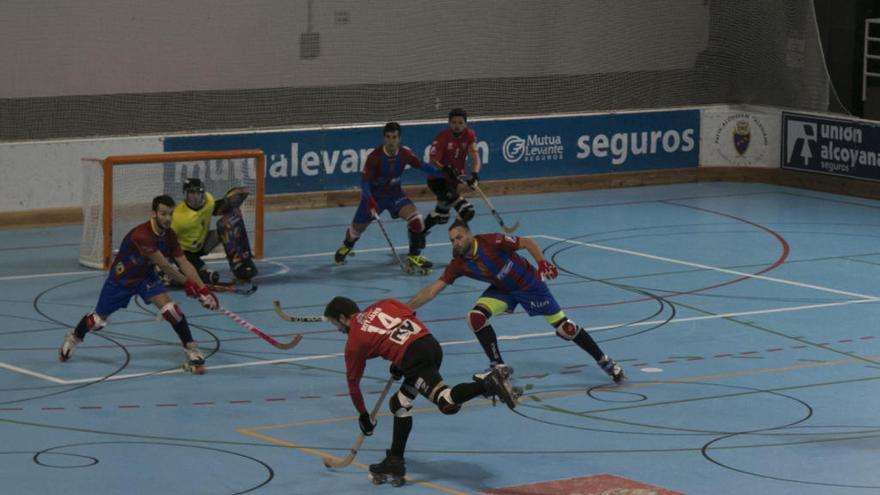 El colista Asturhockey sorprende al Patín Alcodiam Salesiano (3-2)