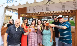 La cerveza con superhéroes y picadillo llena La Exposición: una curiosa mezcla de festival en Avilés