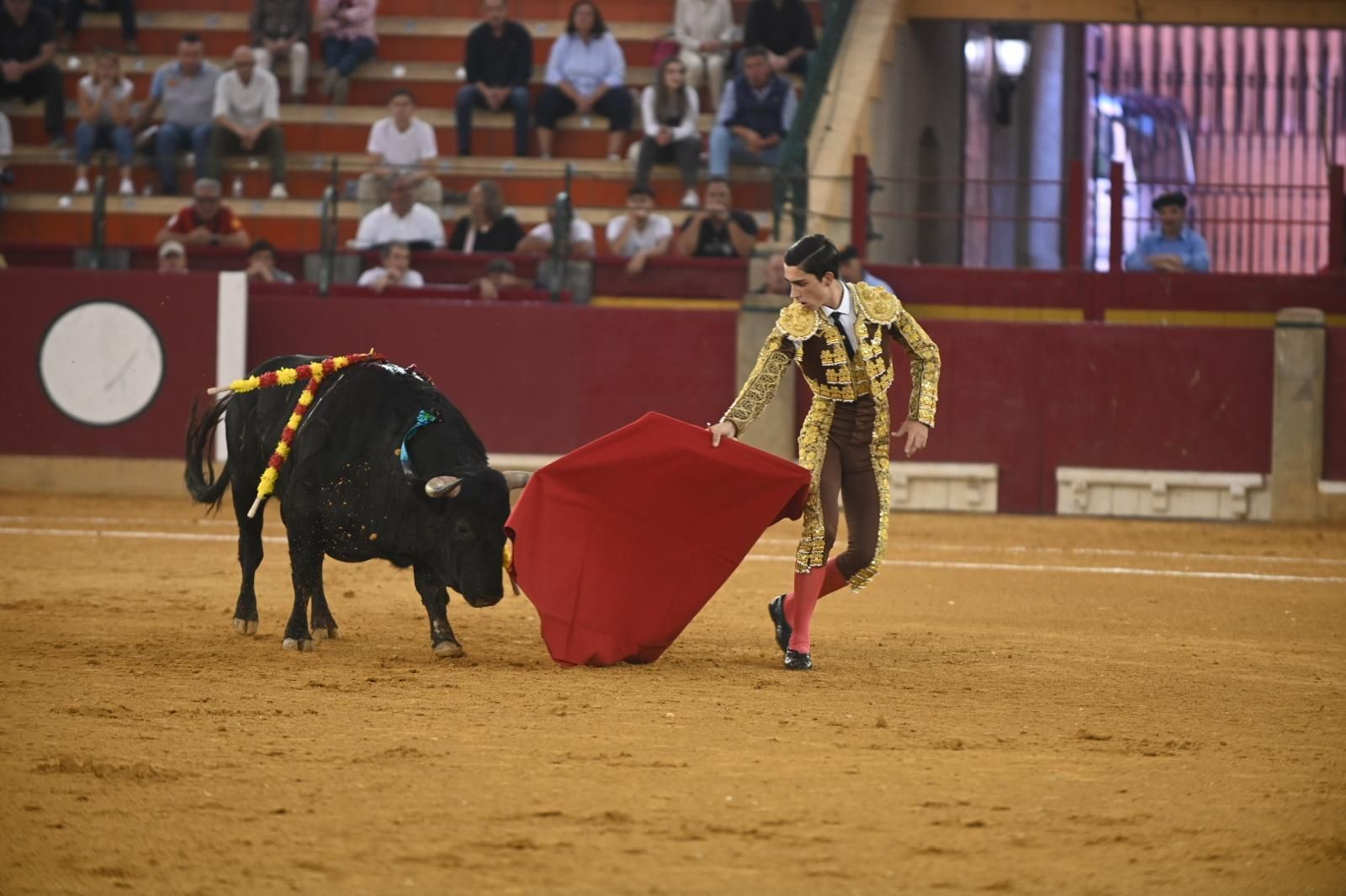 En imágenes | Primera novillada de la Feria taurina del Pilar en Zaragoza