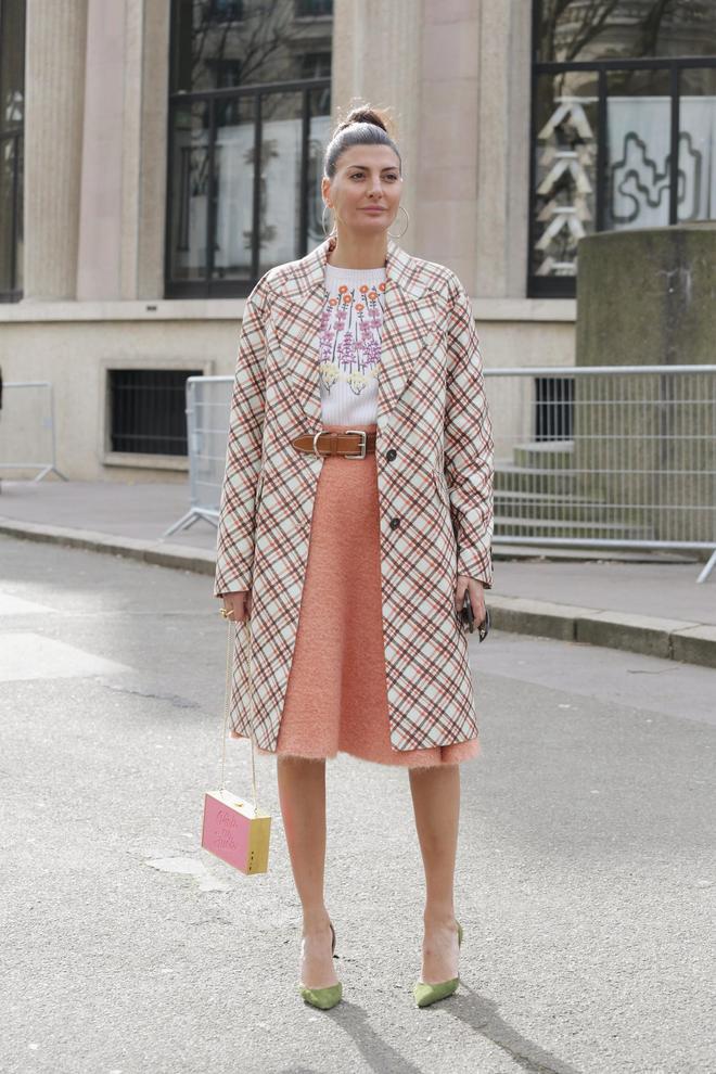 Street Style : Paris Fashion Week Womenswear Fall/Winter 2018/2019 : Day Nine