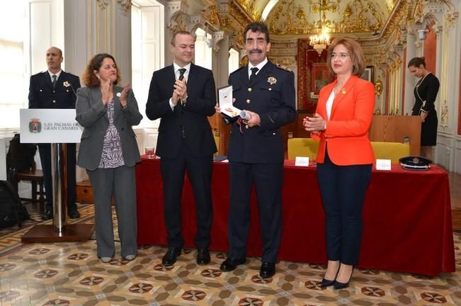 BOMBEROS HONORES DISTINCIONES