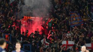 Imagen de la afición azulgrana durante el partido en el Parque de los Príncipes