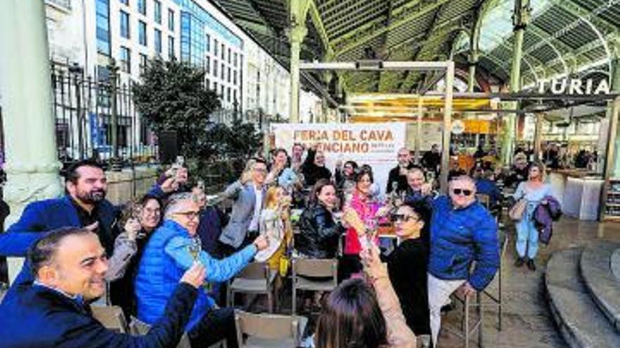 La Feria del Cava llena el Mercado de Colón