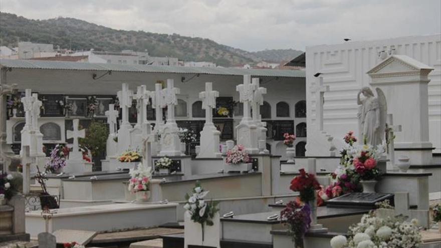 La ampliación del cementerio enfrenta a gobierno y oposición