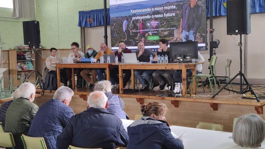 Comuneros aprueban criterios de reparto para obra social y permutas