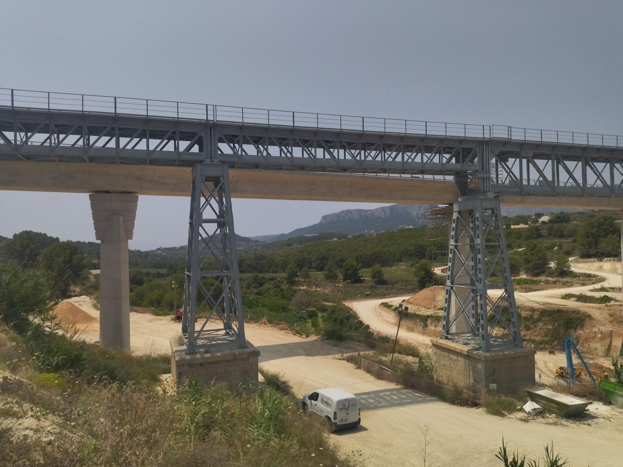 Un siglo de historia ferroviaria entre dos viaductos de Benissa