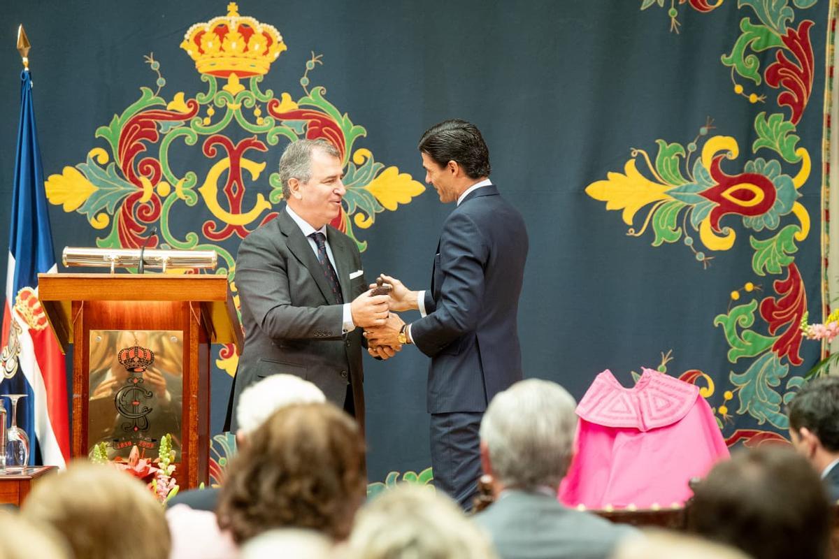 Entrega del Premio Curro Romero a Pablo Aguado en el Real Círculo de Labradores de Sevilla