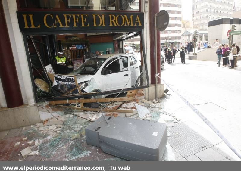 GALERÍA DE FOTOS - Accidente en la Plaza Santa Clara