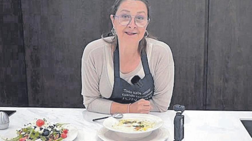 Loles García vuelve a ponerse delante de los fogones en ‘Juntos hablamos de alimentación saludable’