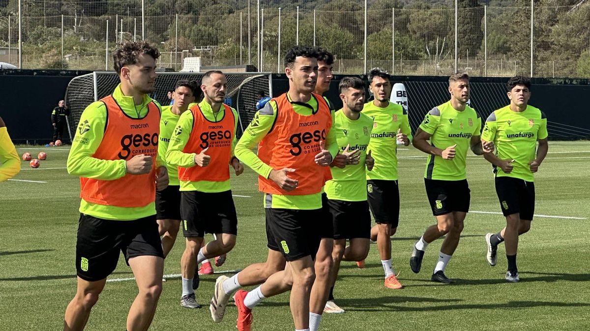 Alejandro Martínez ‘Checo’ y Lázaro Rubio, en un entrenamiento con el primer equipo.