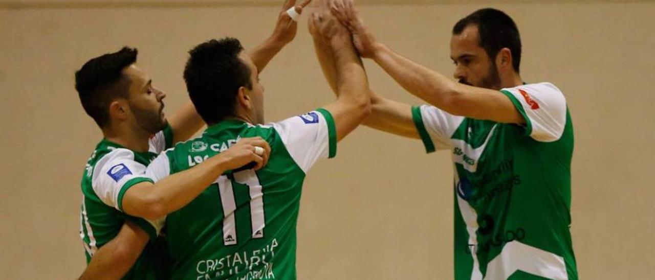 El Yesos Castaño celebra un gol ante el Monsacro.