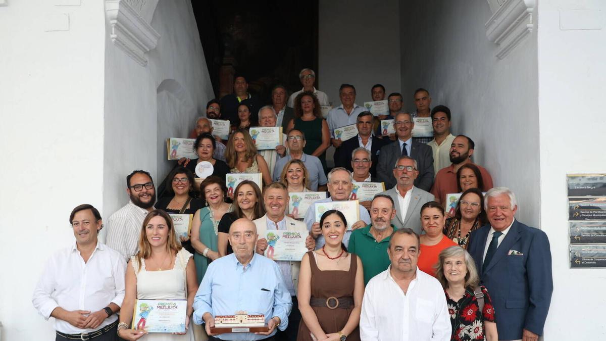 Foto de familia de los ganadores del Concurso Ibérico de Vinos Premios Mezquita-Córdoba 2026