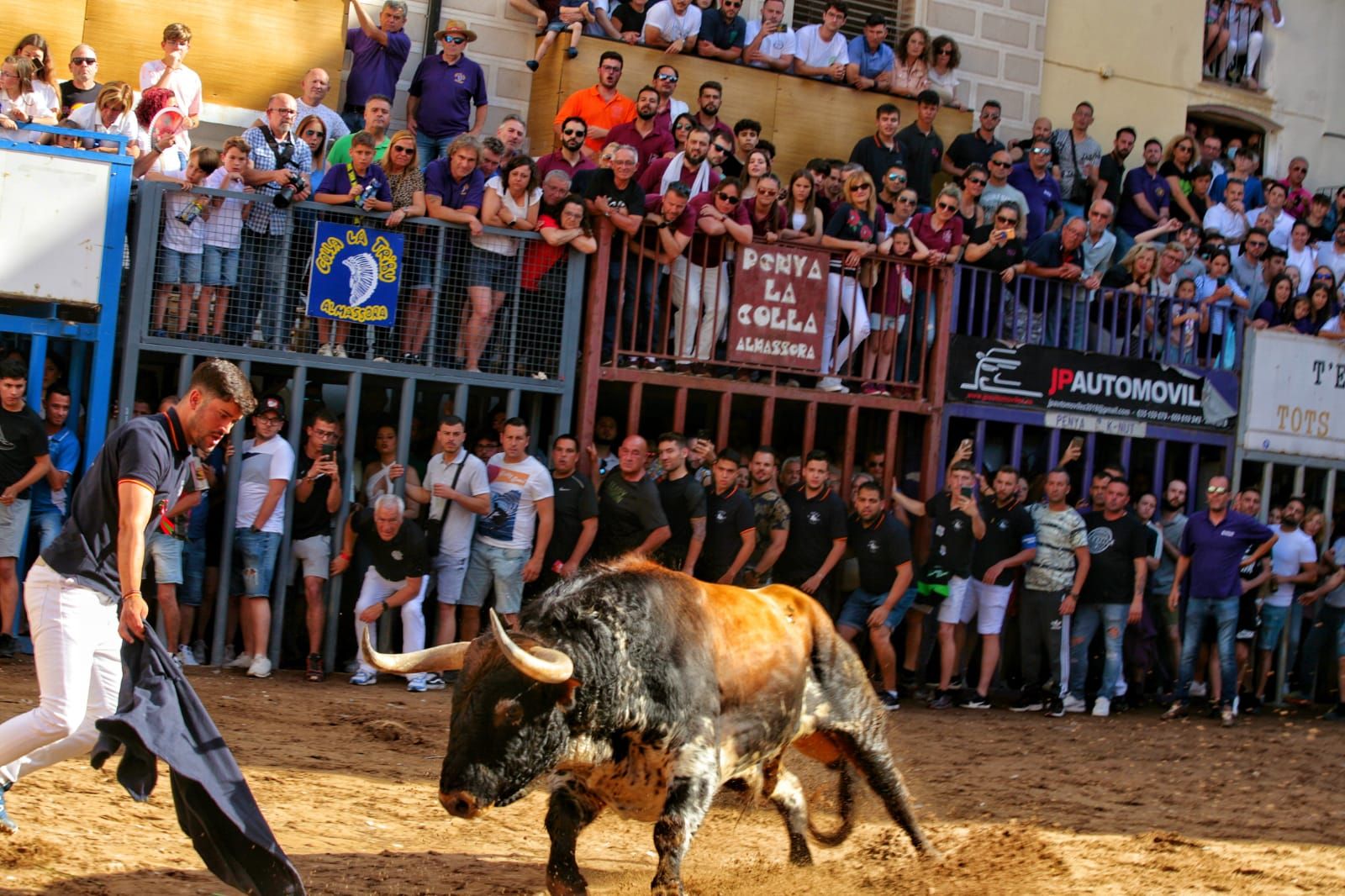 Todas las fotos del último sábado de fiestas de Almassora