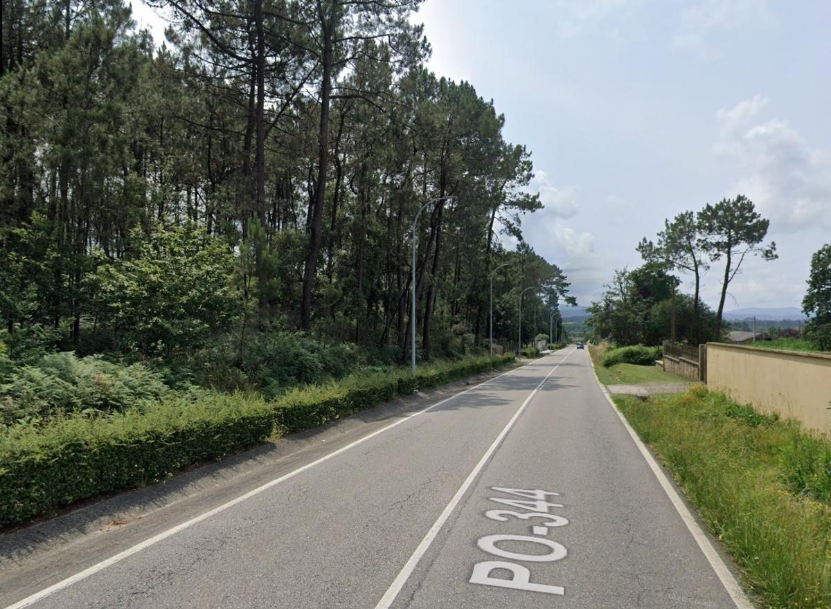 Tramo inicial de la PO-344, carretera donde tuvo lugar el choque