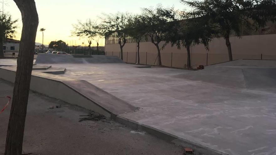 Las obras del nuevo skate park de Mula están a punto de finalizarse.