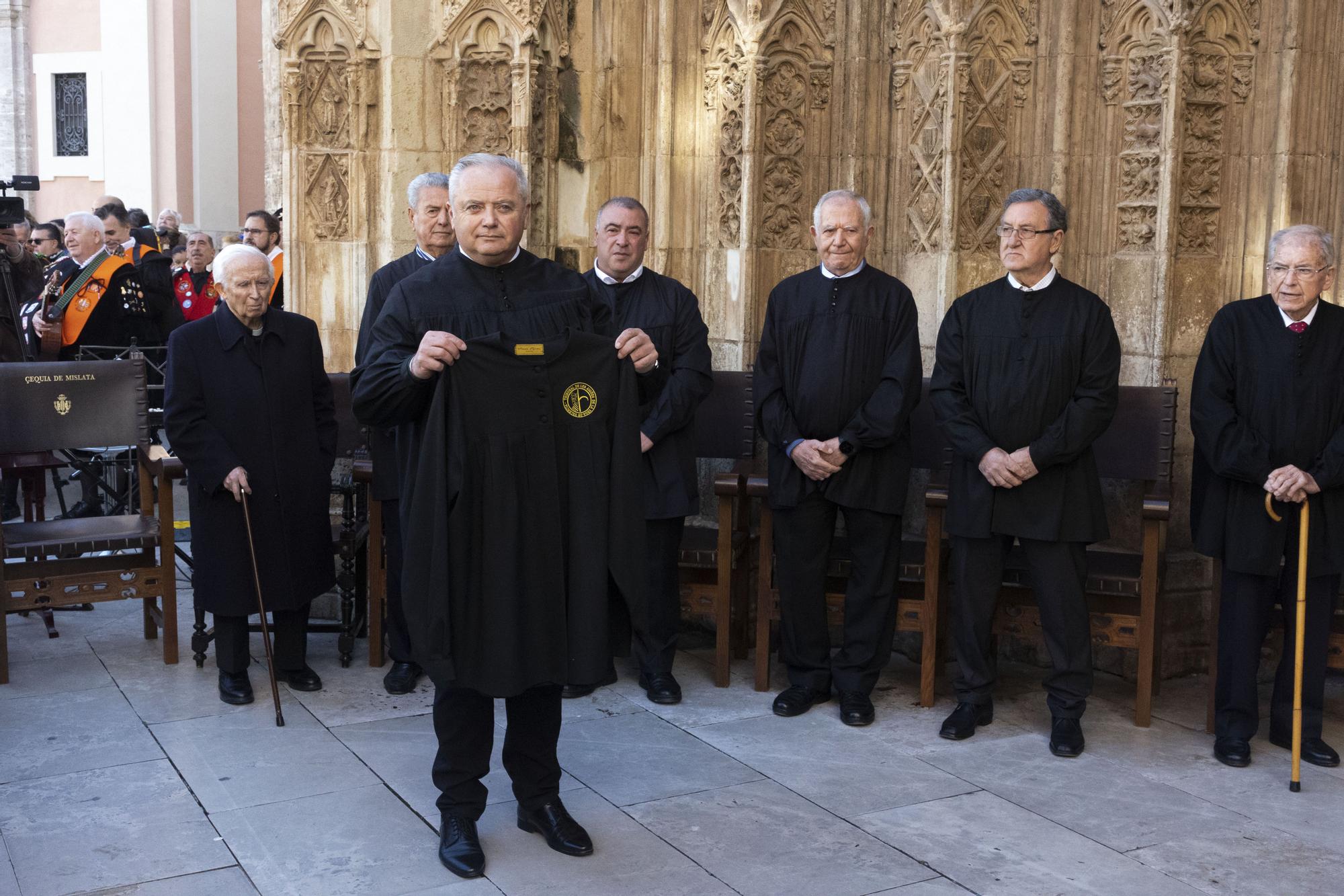 La Virgen de los Desamparados asiste al Tribunal de las Aguas