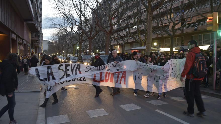 Inici de la manifestació de Manresa a favor del català a l'escola