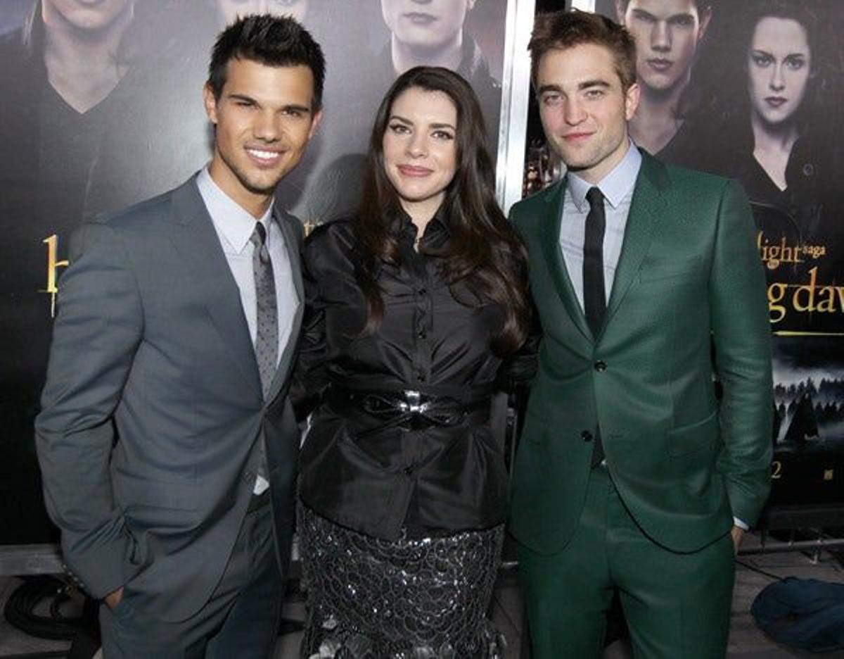 Stephenie Meyer con Taylor Lautner y Robert Pattinson
