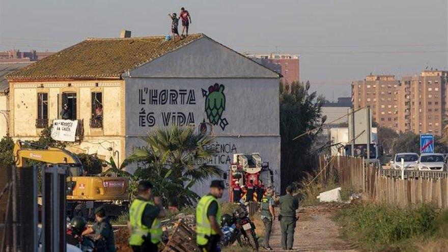 Intento de desalojo del &#039;Forn de la Barraca&#039;, símbolo de la lucha contra la emergencia climática en Valencia