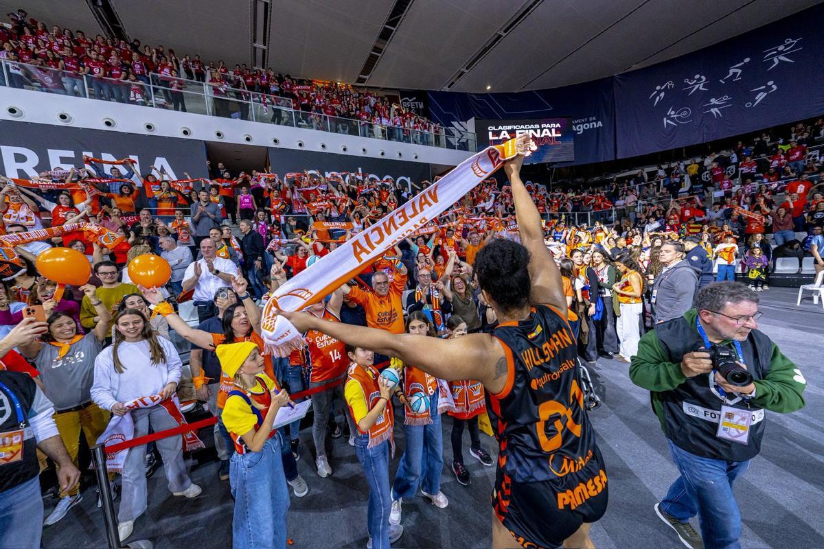 La afición taronja celebró el pase a la final