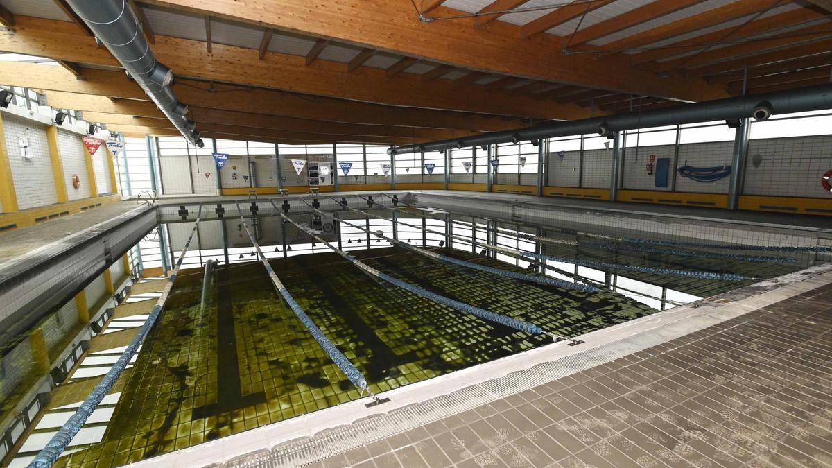 La piscina municipal sufrió un incendio en 2022 y, desde entonces, no ha vuelto a estar disponible.