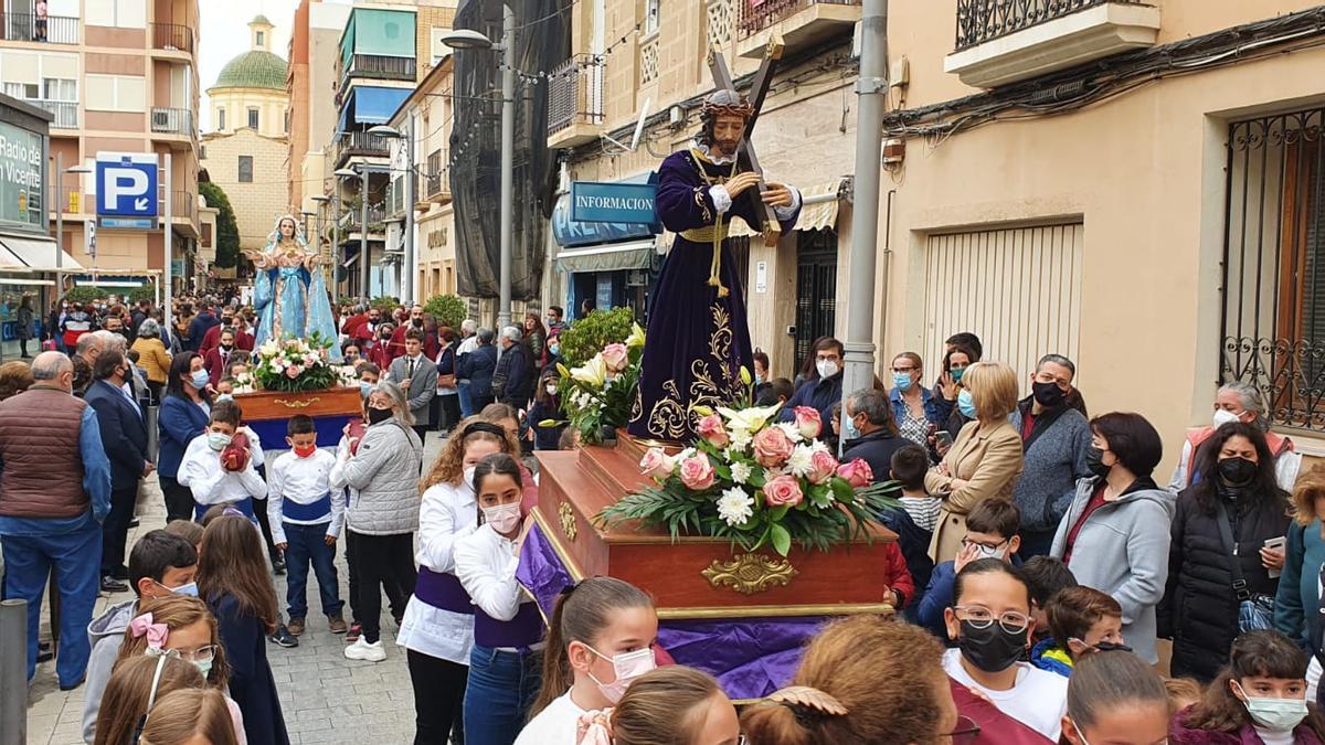 La procesión infantil de San Vicente reúne ocho pasos a escala.