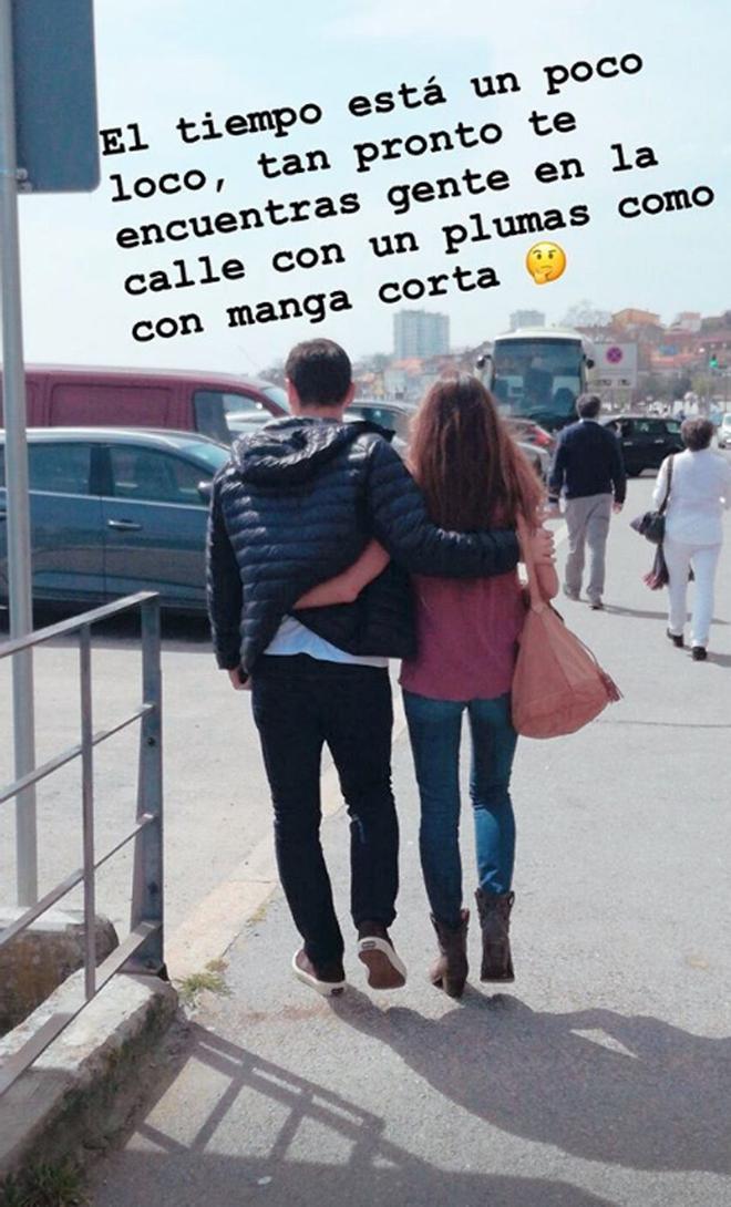 Sara Carbonero e Iker Casillas pasean abrazados