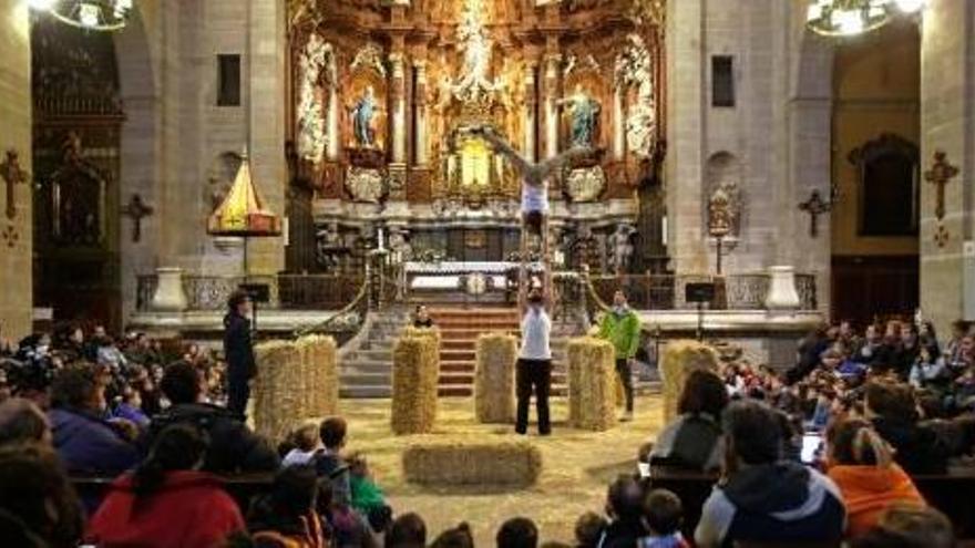 La basílica de Santa Maria va acollir l&#039;obra «Envà».