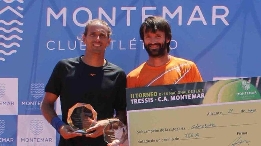 Rubén Ramírez y Roberto Menéndez con sus trofeos