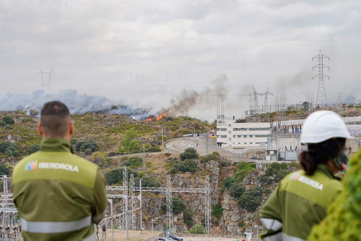 GALERÍA | Las imágenes del incendio entre Villalcampo y Muelas del Pan