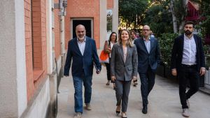 La consellera de Drets Socials, Mònica Martínez Bravo, a su llegada a la presentación del primer informe del CETIS sobre pobreza infantil en Catalunya.